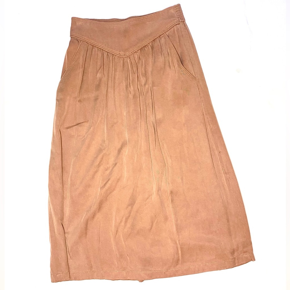 Aritzia knee length dusty rose pink skirt with yolk